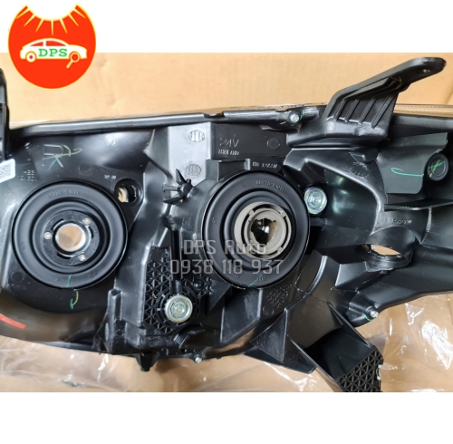 Đèn pha Toyota Fortuner 2009-2011 chính hãng Toyota 811300K260